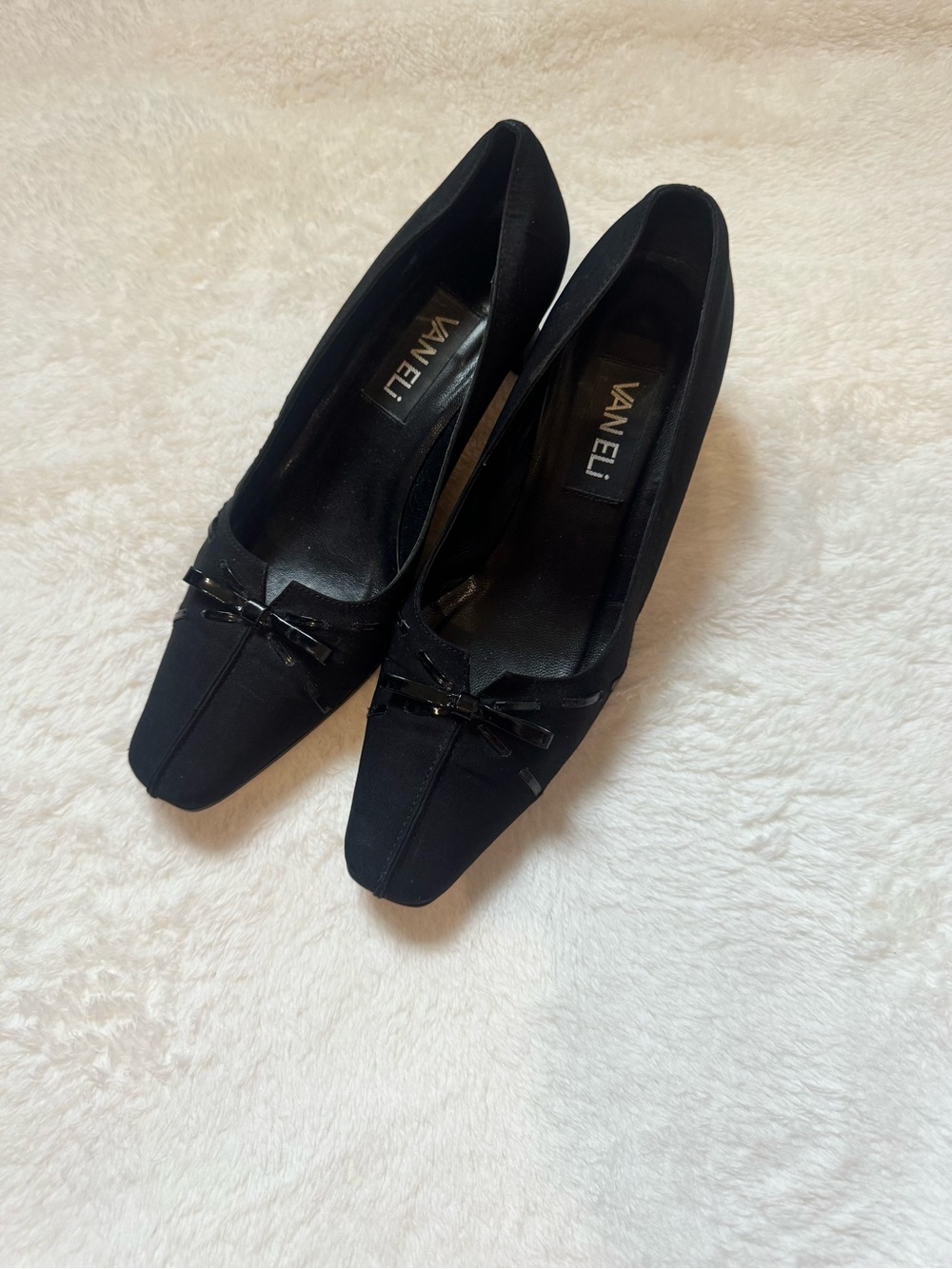 Vaneli Black Pointed Toe Low Heel Pumps with Bow Detail